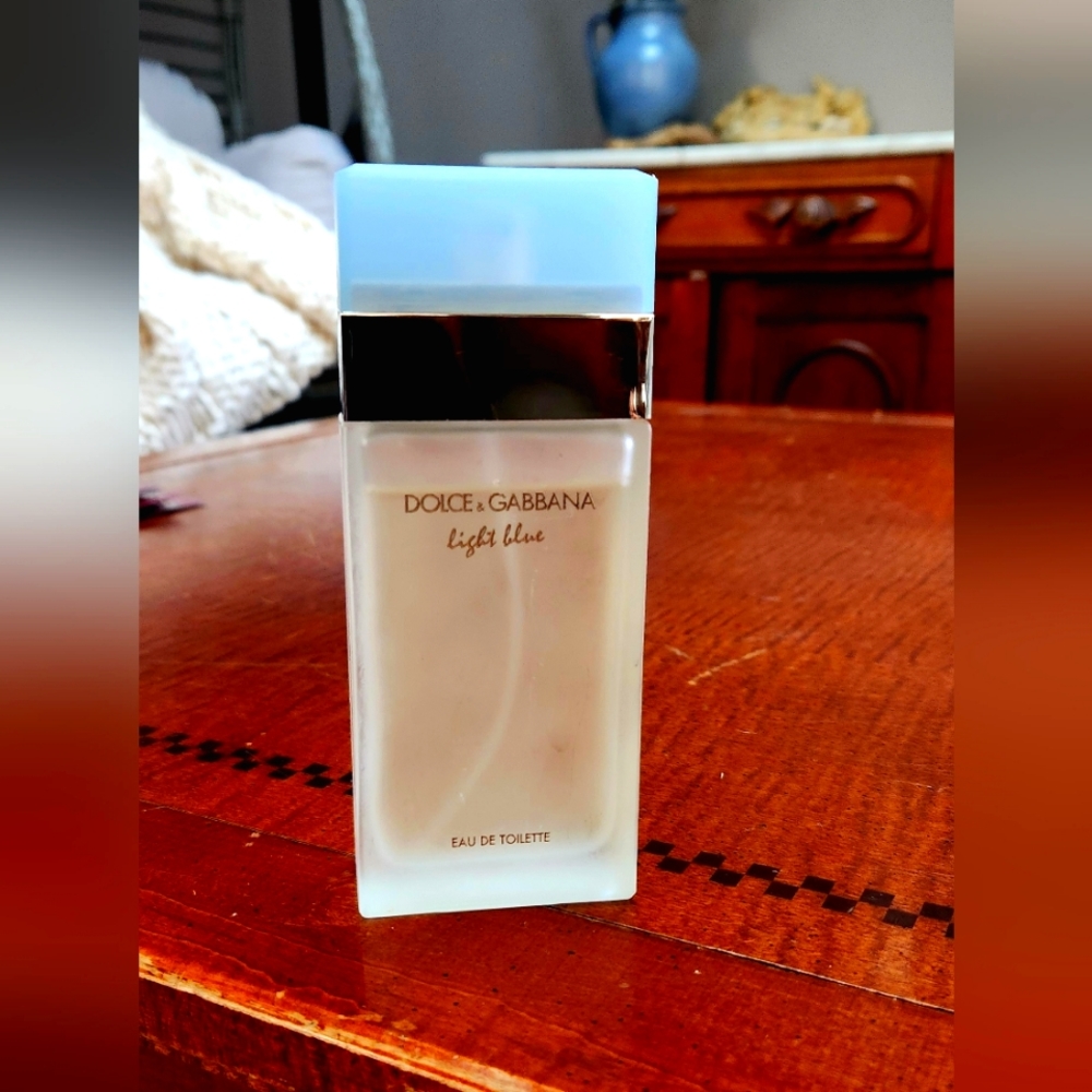 Dolce and Gabbana perfume light blue  natural spray 3.3 fl oz